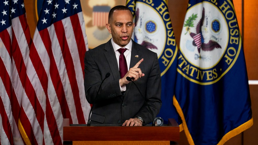 jeffries-says-democrats-will-oppose-rule-governing-spy-powers-bill