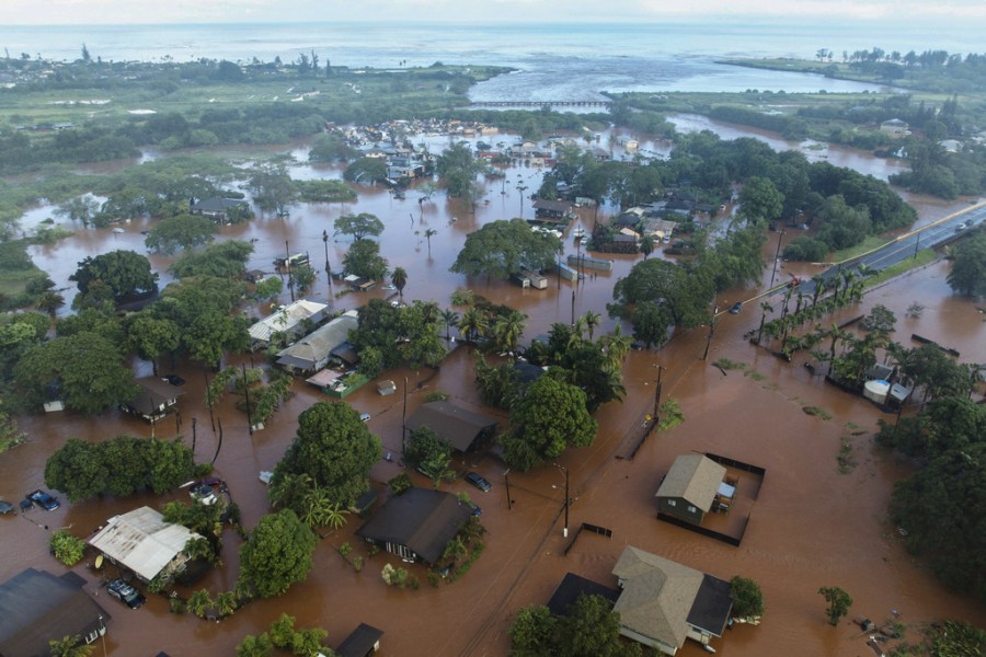 evacuation-ordered-in-hawaii-as-120-year-old-dam-could-fail,-catastrophic-flooding-continues