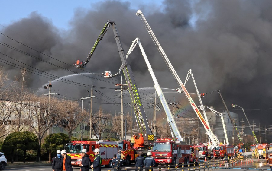 officials-say-at-least-10-people-were-killed-in-south-korean-factory-fire