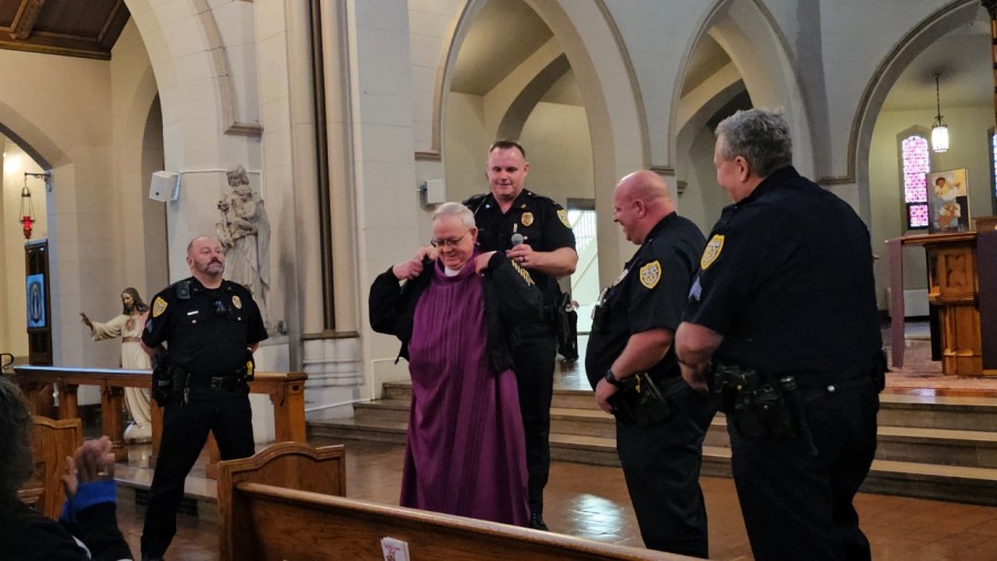 ypd-honors-member-of-chaplaincy-corps