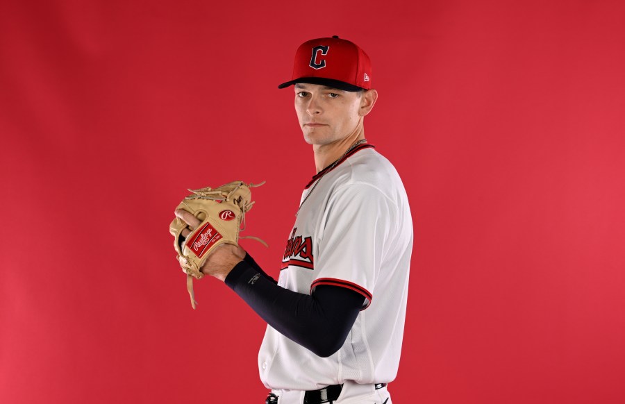 guardians-add-veteran-pitcher-to-the-40-man-roster