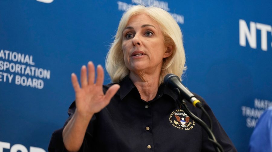 ntsb-chair:-laguardia-crash-investigator-was-stuck-in-tsa-line-for-hours