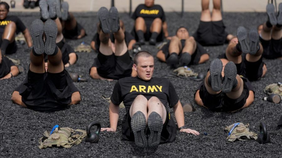 army-ups-maximum-enlistment-age-to-42,-relaxes-rules-on-drug-convictions-for-recruits