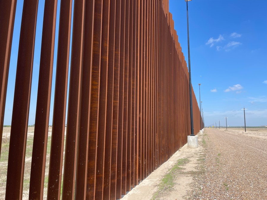‘mission-accomplished’:-texas-officials-say-state-funded-border-wall-complete