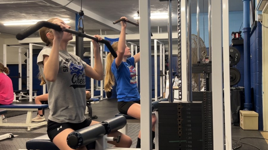 glitter-and-grit-program-is-growing-girls’-confidence-in-the-weight-room