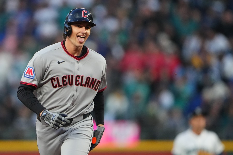 delauter-homers-twice-in-1st-regular-season-game,-guardians-beat-mariners-6-4