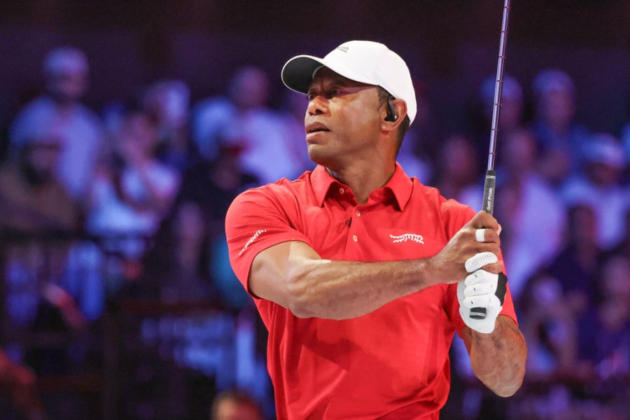 tiger-woods-involved-in-rollover-crash-in-florida,-reports-say