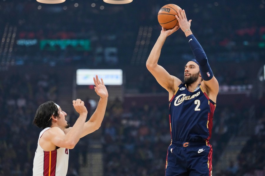 max-strus-makes-eight-3s-as-cavs-top-heat-149-128
