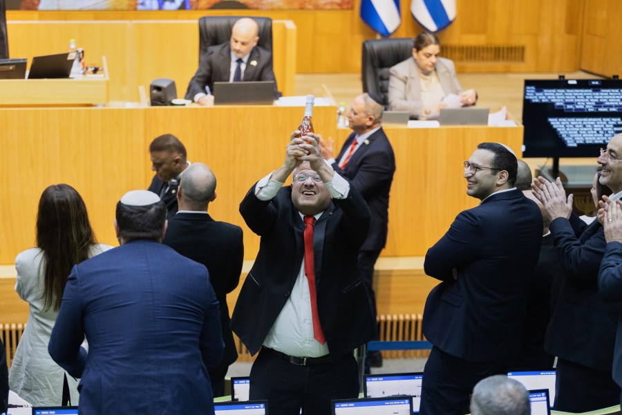 israel’s-parliament-approves-the-death-penalty-for-palestinians-convicted-of-murdering-israelis