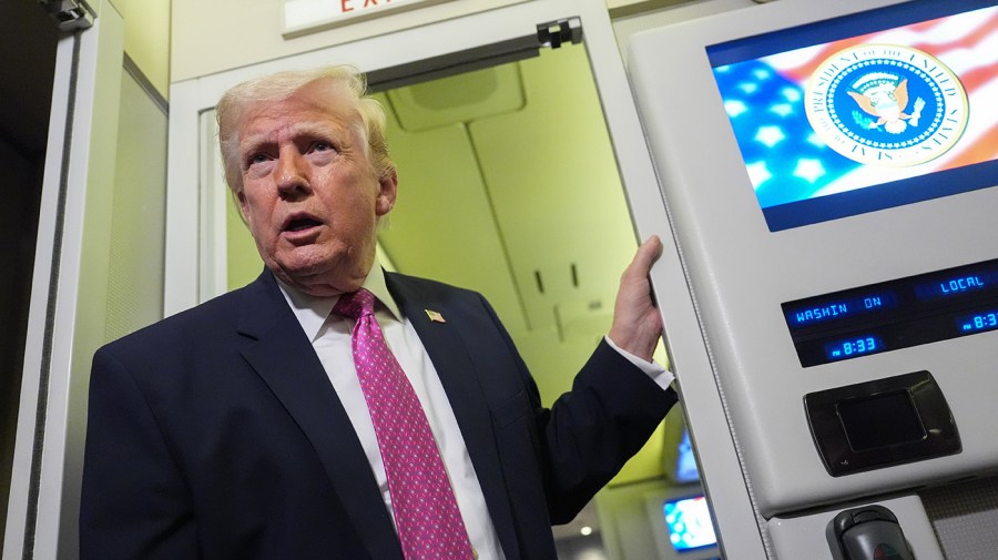 designs-for-trump’s-presidential-library-show-gold-statue,-air-force-one-inside-miami-skyscraper