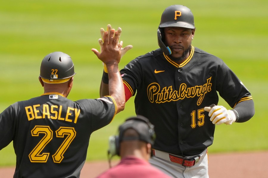pirates-take-series-with-8-3-victory-over-reds
