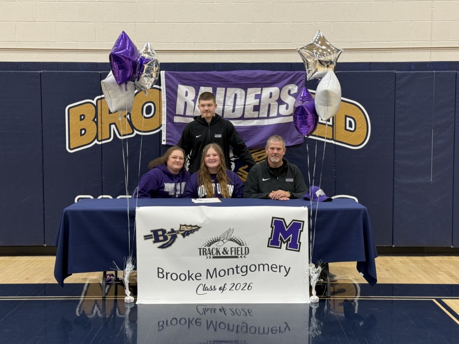brookfield-standout-thrower-commits-to-college