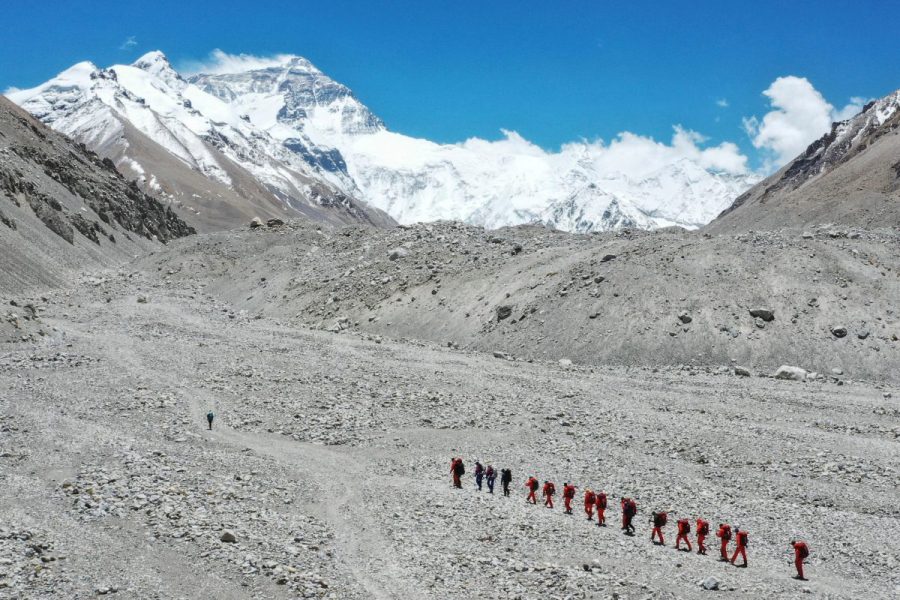 mount-everest-tour-guides-allegedly-poisoned-tourists-in-insurance-scam