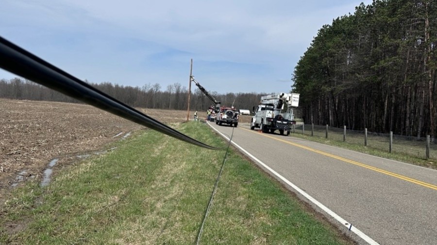 road-closed-after-garbage-truck-takes-down-wires