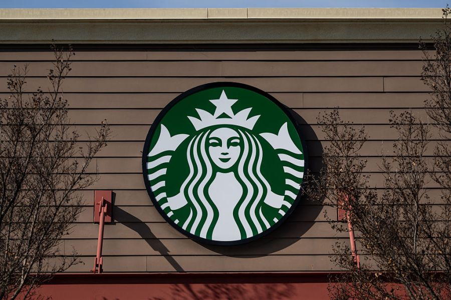 starbucks-offers-baristas-up-to-$1.2k-in-bonuses,-expands-tipping
