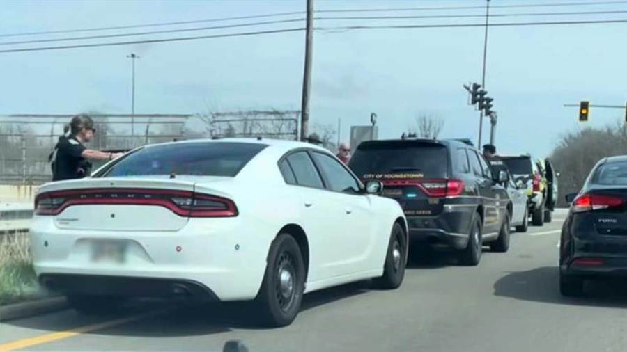 youngstown-police-use-spike-strips-to-stop-suv-during-high-speed-chase-thursday:-report