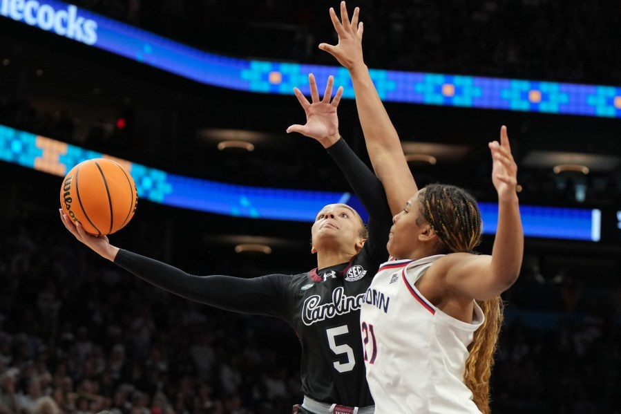 south-carolina-tops-uconn-62-48,-advances-to-ncaa-title-game