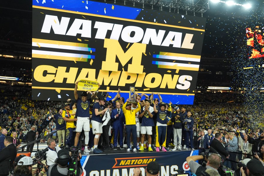 michigan-muscles-its-way-to-program’s-2nd-national-title,-beating-stubborn-uconn-69-63