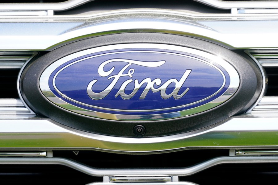 ford-recalls-more-than-400,000-trucks-and-suvs-because-windshield-wipers-can-fail