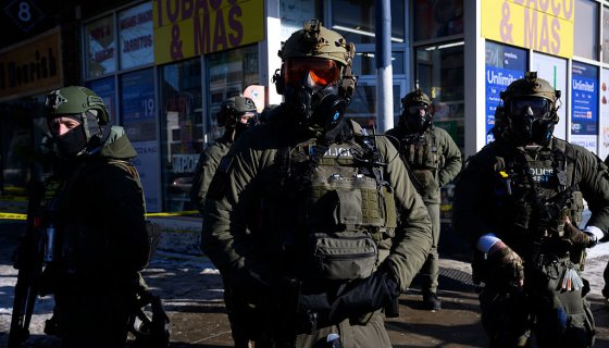 pretends-to-be-shocked:-new-video-catches-ice-agents-lying