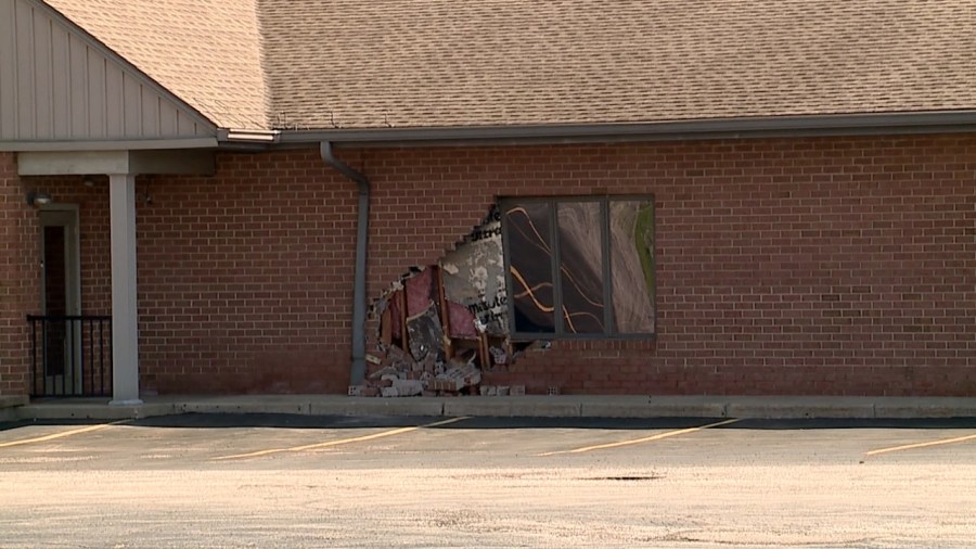 car-slams-into-doctor’s-office-in-boardman