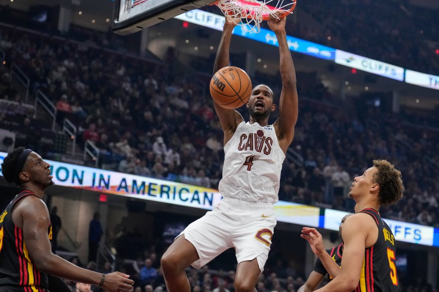 donovan-mitchell-and-evan-mobley-help-cavaliers-hold-off-hawks-122-116