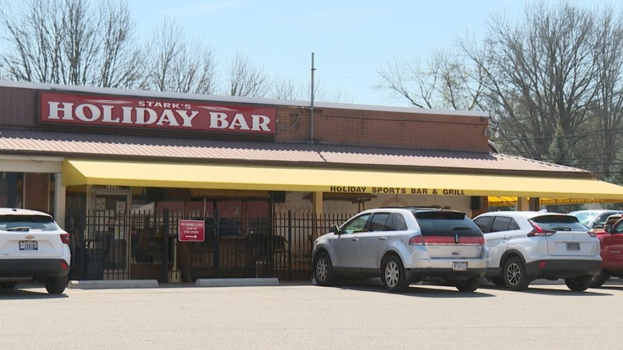 gambling-machines,-money-seized-from-local-bar