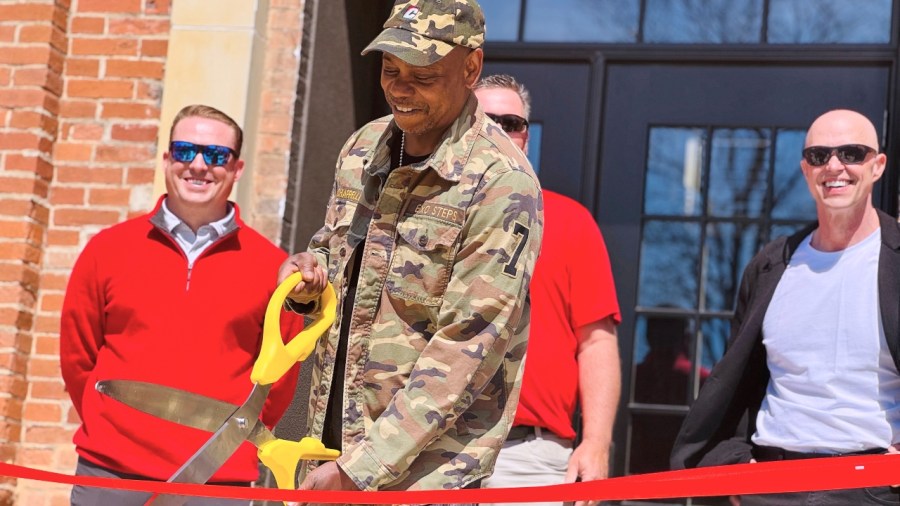 dave-chappelle-helps-keep-ohio-radio-station-rooted-in-hometown-with-restored-building