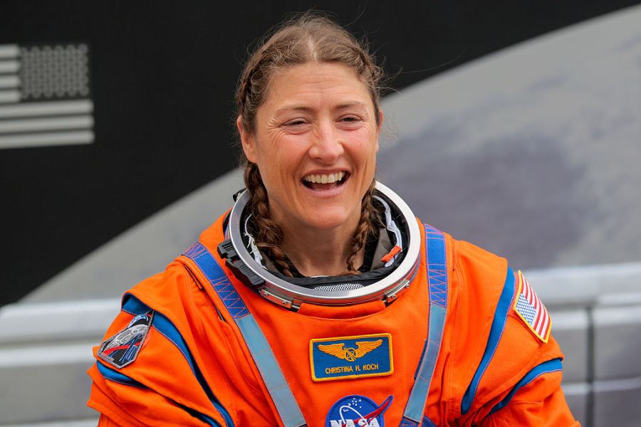 christina-koch:-first-woman-to-journey-around-the-moon