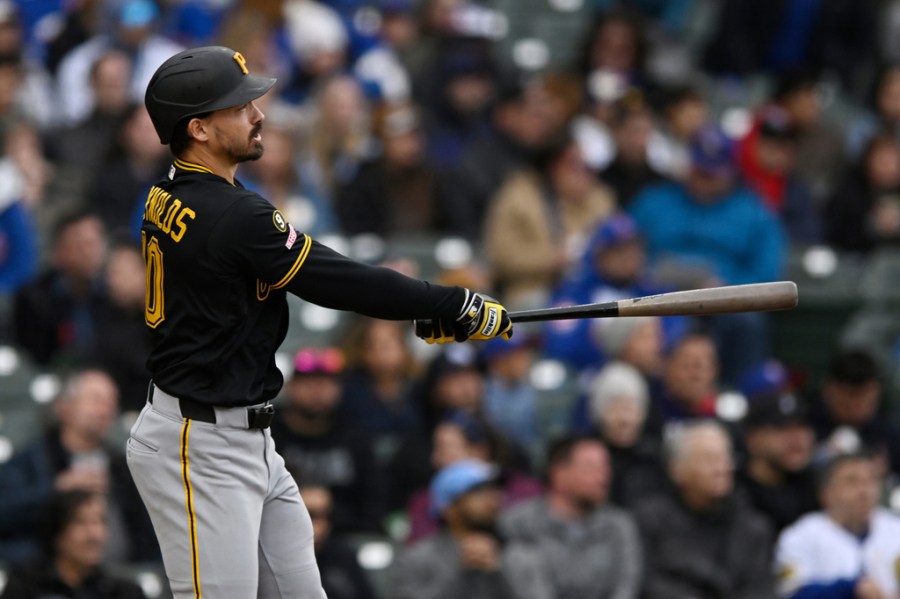 reynolds-homers-as-the-pirates-blank-the-cubs-2-0