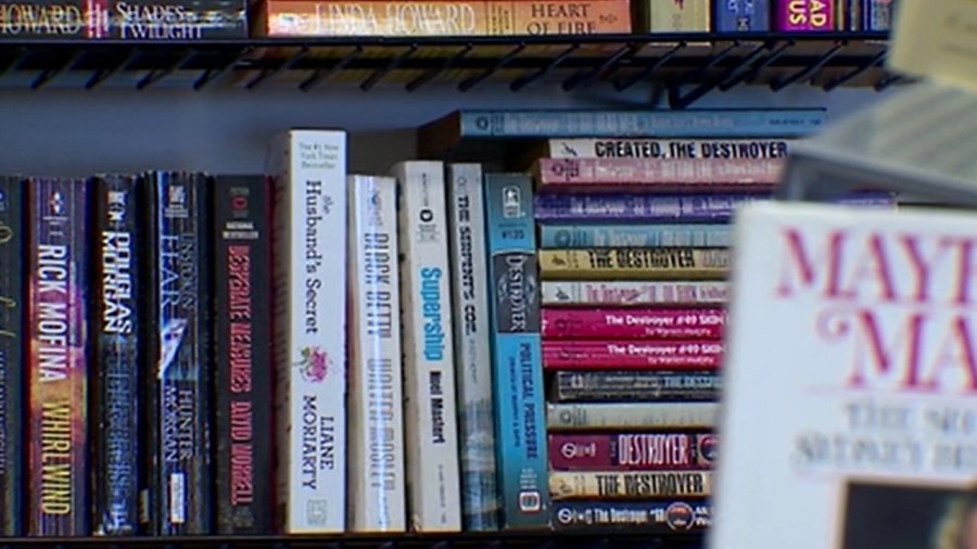 book-crawl-brings-business-to-local-small-businesses