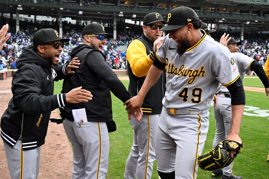 nl-central-leading-pirates-beat-cubs-in-extra-innings