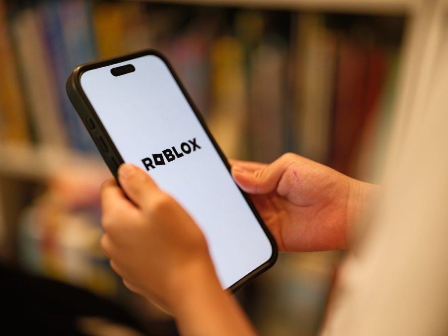 roblox-to-roll-out-new-age-based-accounts,-parental-controls