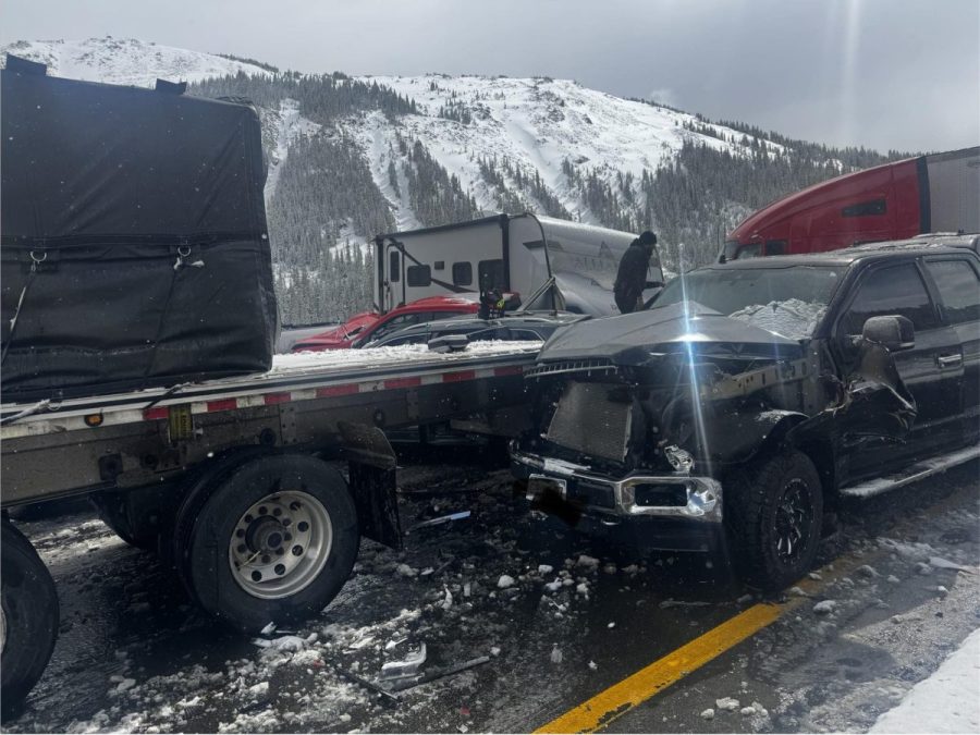 at-least-75-vehicles-in-pileup-crash-on-colorado-highway,-sheriff’s-office-says