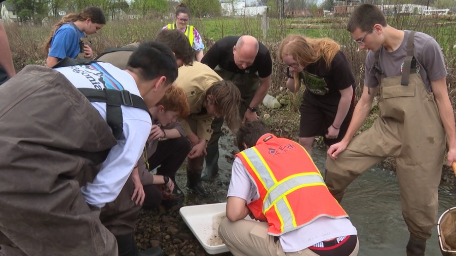 boardman-students-return-to-former-elementary-school-site-to-help-scientists