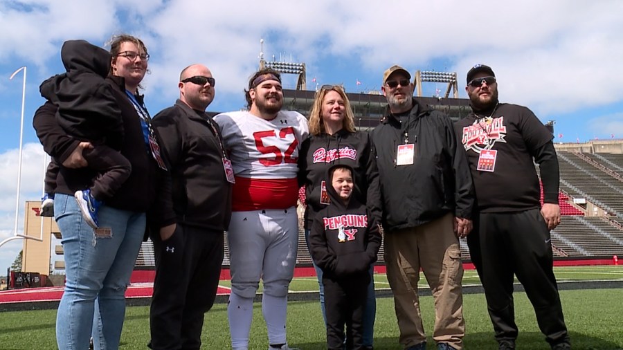 hubbard-native-honors-late-friend-with-ysu-football-camp