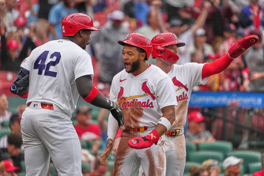 cardinals-beat-guardians-5-3-in-series-finale