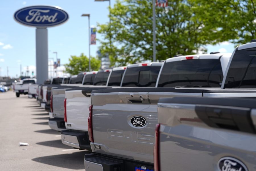 ford-recalling-nearly-1.4-million-f-150-pickup-trucks-over-unexpected-downshift-issue