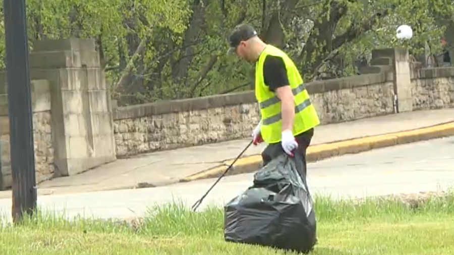 neighborhood-cleanup-works-to-beautify-the-city-of-warren