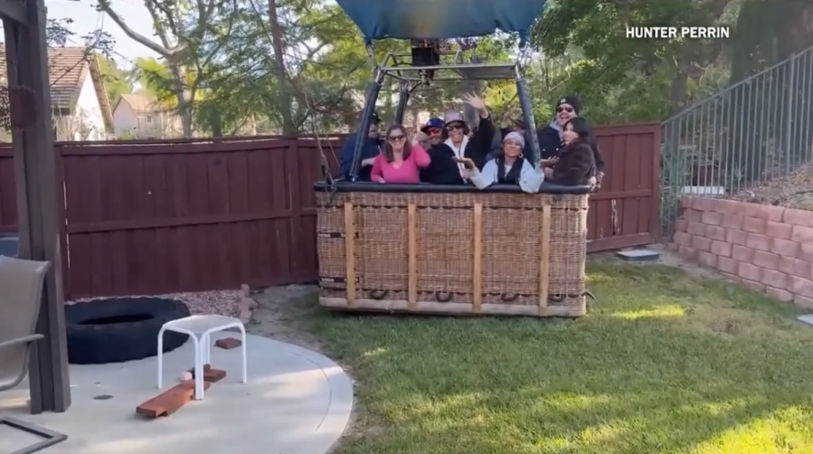 hot-air-balloon-with-13-aboard-makes-emergency-landing-in-california-backyard