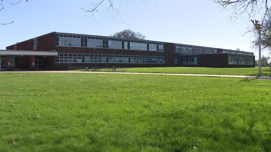 ‘still-processing-what-i-saw’:-senior-speaks-out-after-ohio-high-school-shooting