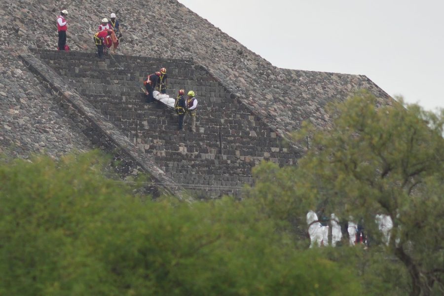 gunman-kills-1,-injures-13-tourists-at-historic-pyramids-in-mexico