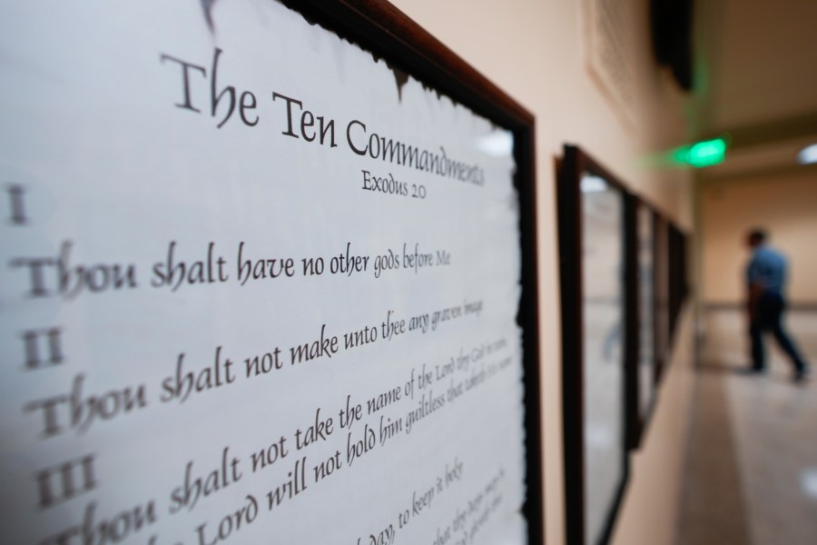 texas-can-require-public-schools-to-display-ten-commandments-in-classrooms,-court-rules
