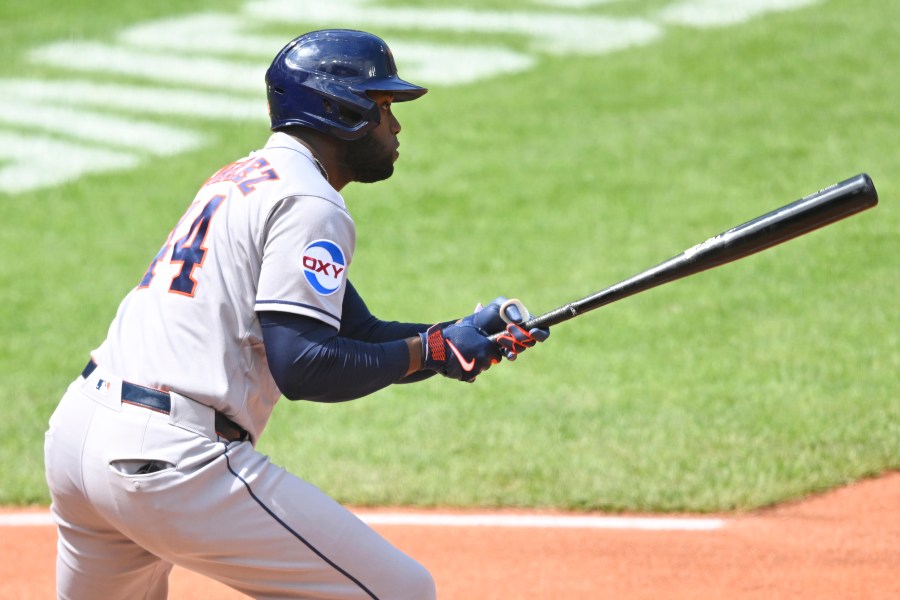 alvarez-hits-mlb-leading-11th-homer,-astros-top-guardians-2-0