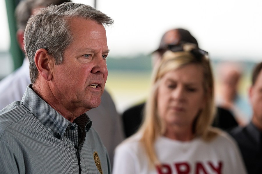 growing-wildfires-blamed-for-death-of-florida-firefighter-and-destruction-of-120-georgia-homes