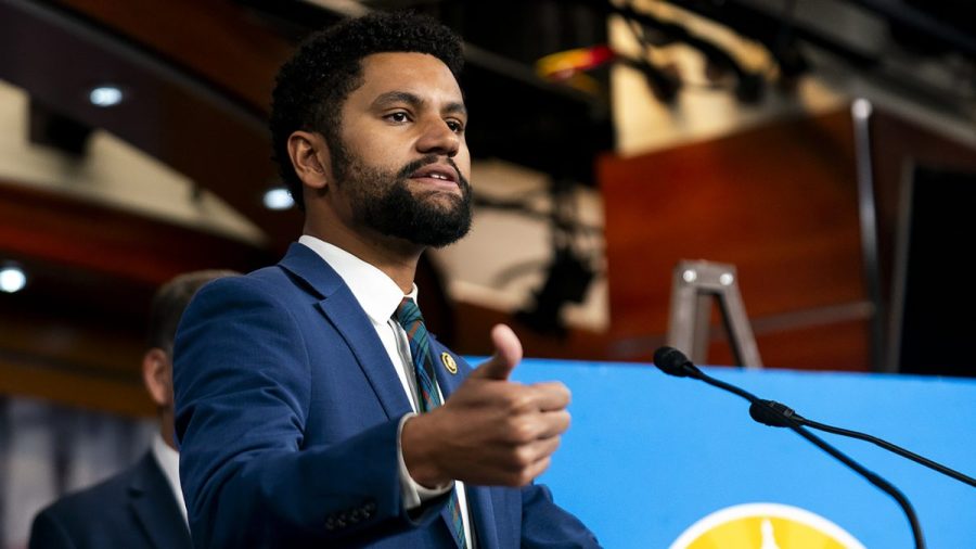 florida-democrat-‘appalled’-by-report-31-sloths-died-in-warehouse