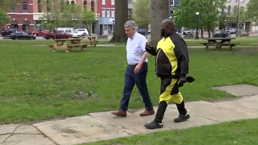 warren-man-starts-mentorship-program-aimed-at-ending-violence-in-the-city