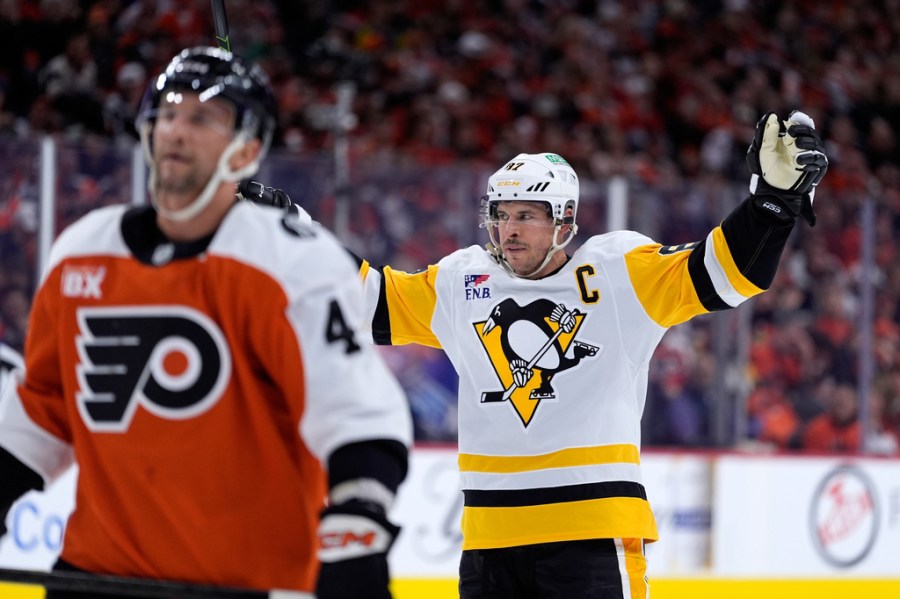 penguins-stave-off-sweep-with-4-2-win-over-flyers