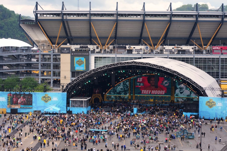 the-nfl-draft’s-trip-to-pittsburgh-ends-with-record-crowds-and-a-late-emotional-jolt