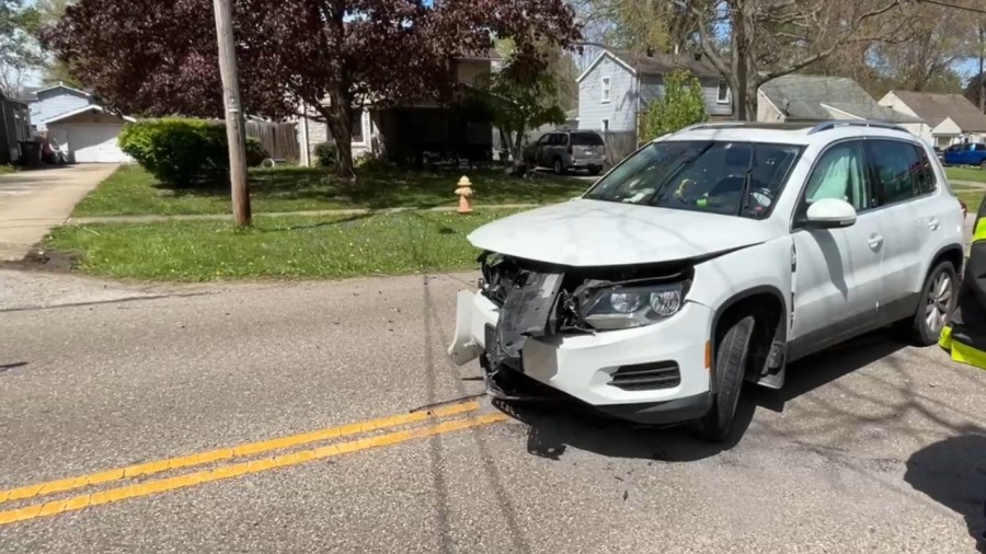 two-taken-to-hospital-after-crash-on-arden-boulevard